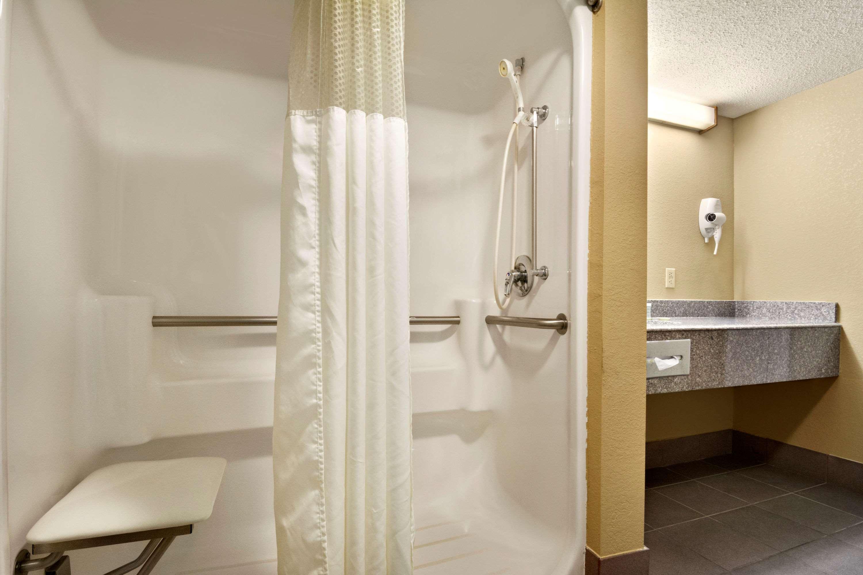 Super 8 By Wyndham Hattiesburg North Екстериор снимка